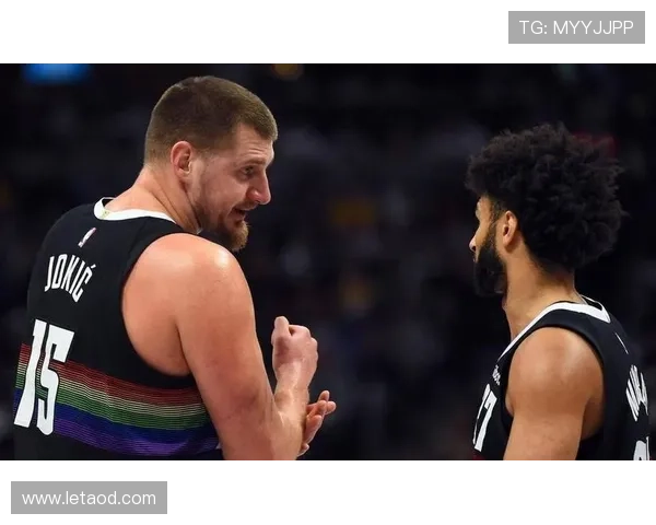 约基奇32分率掘金狂胜开拓者